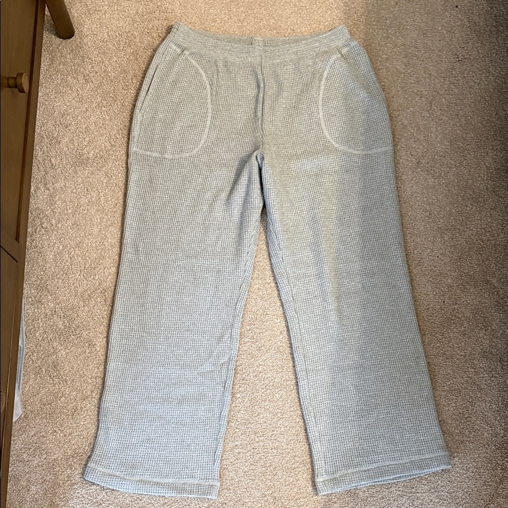 Aerie women’s Light Gray Checkered Joggers